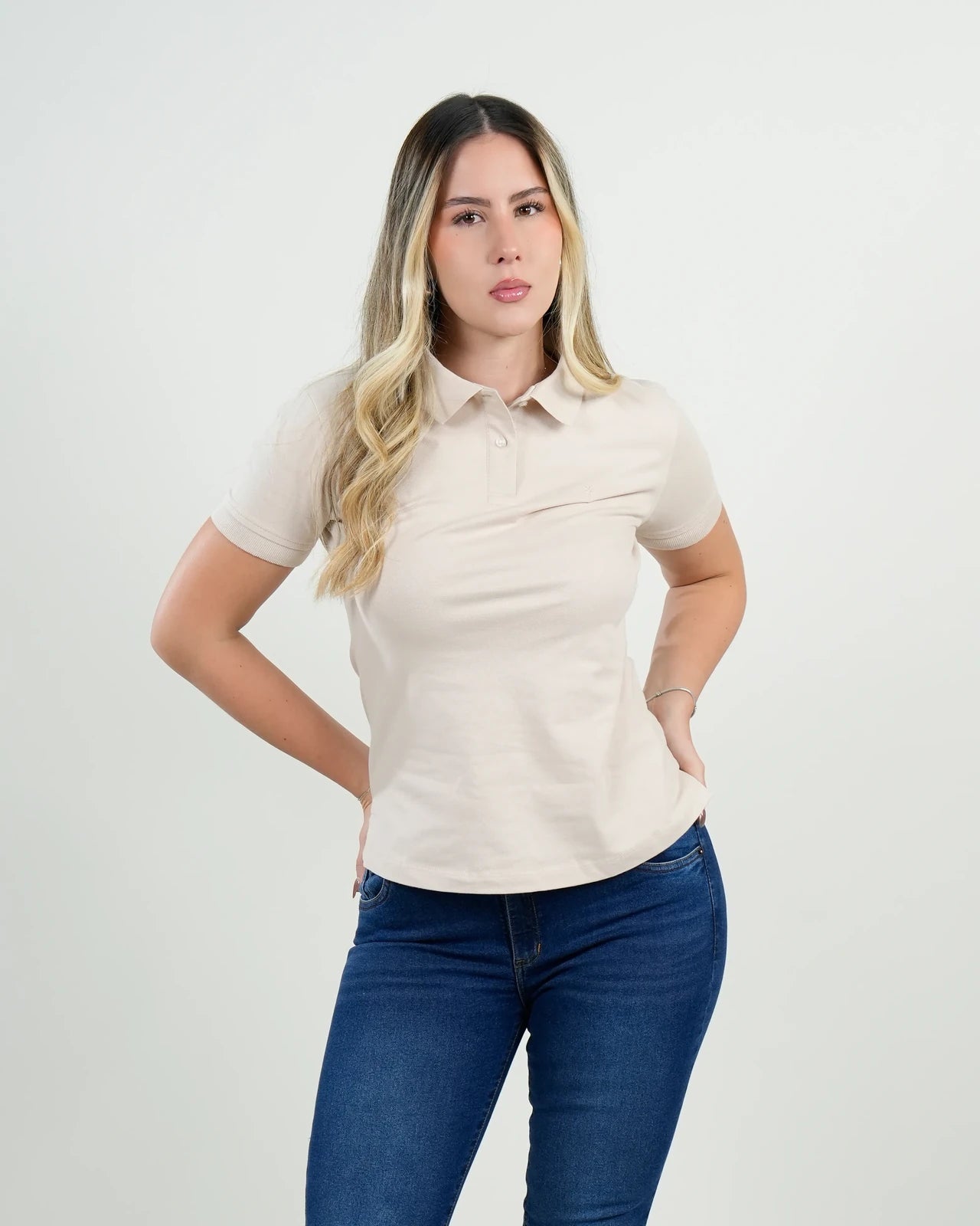 Polo Beige Clásico Essential