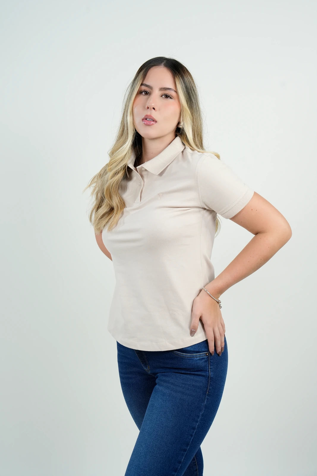 Polo Beige Clásico Essential