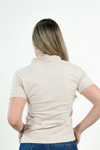 Polo Beige Clásico Essential