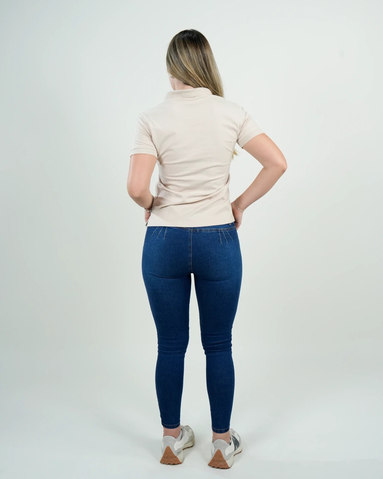 Polo Beige Clásico Essential