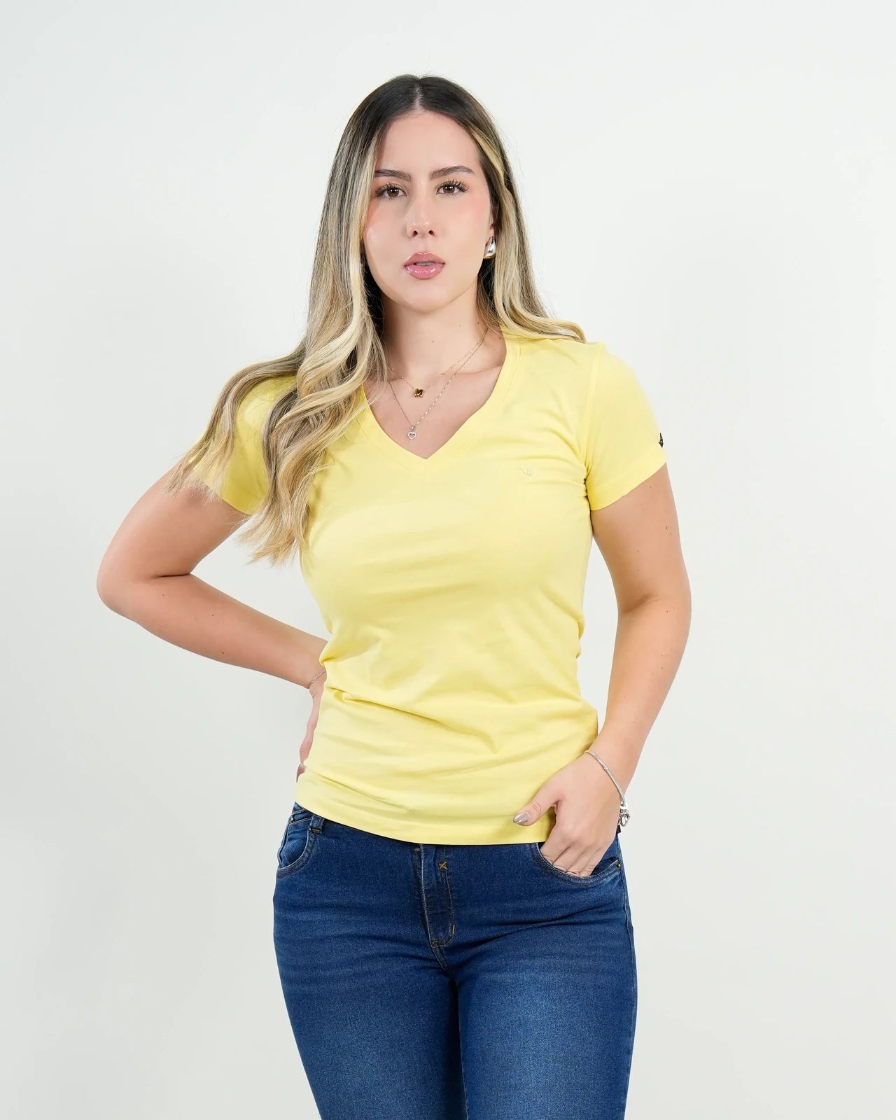 Camiseta Amarilla Cuello V