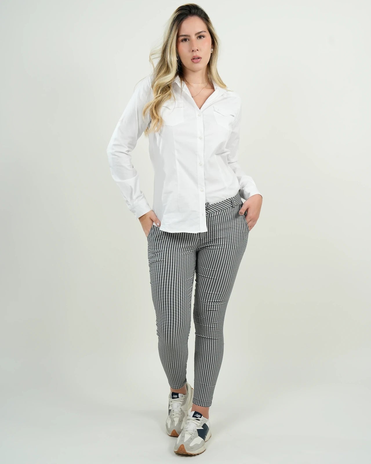 Camisa Blanca Clásica de Mujer