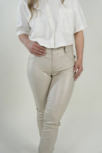 Pantalón Leather Touch Beige