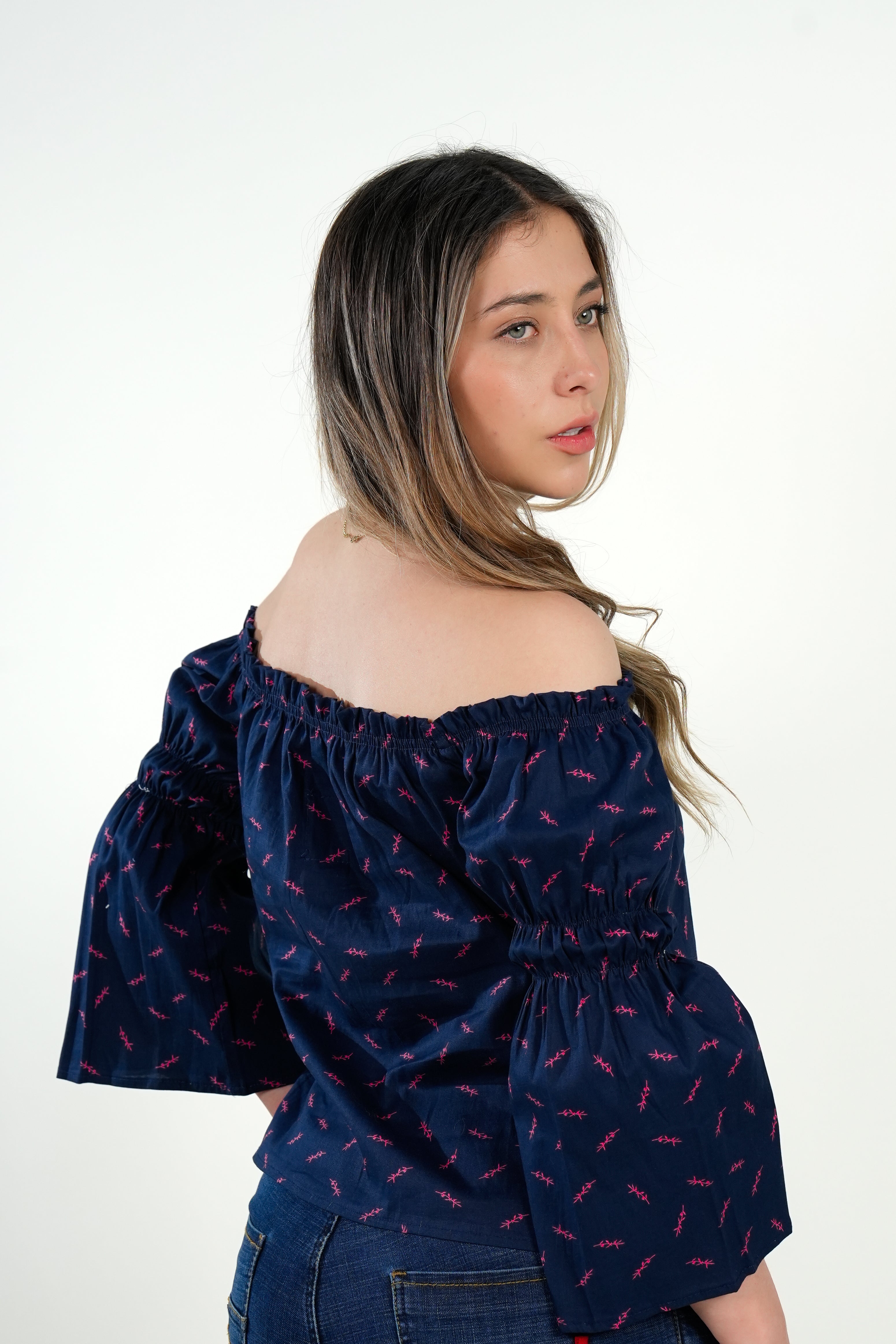 Blusa hombros descubiertos midnight bloom