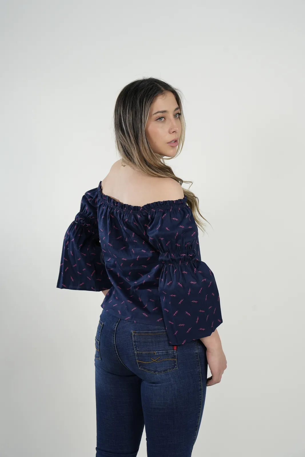 Blusa hombros descubiertos midnight bloom