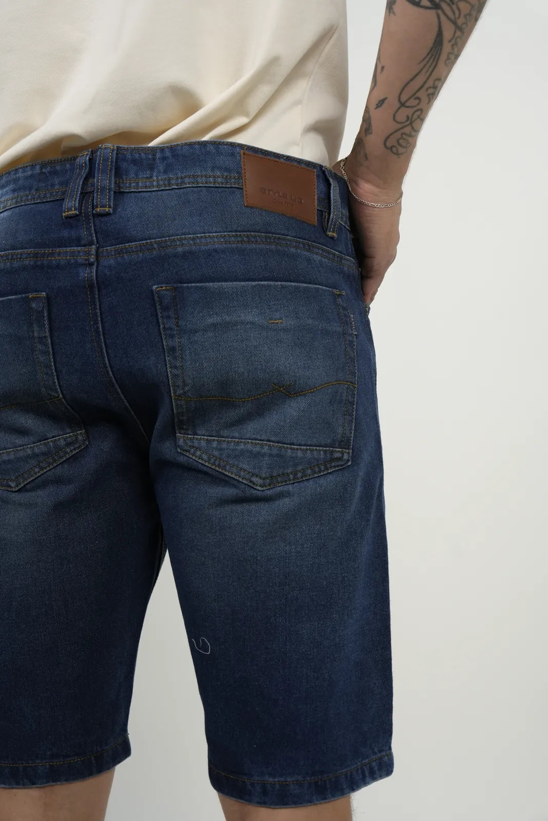 Bermuda Denim Dark Essential