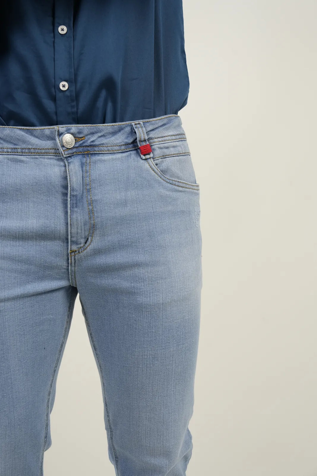 Jean Light Blue Essential