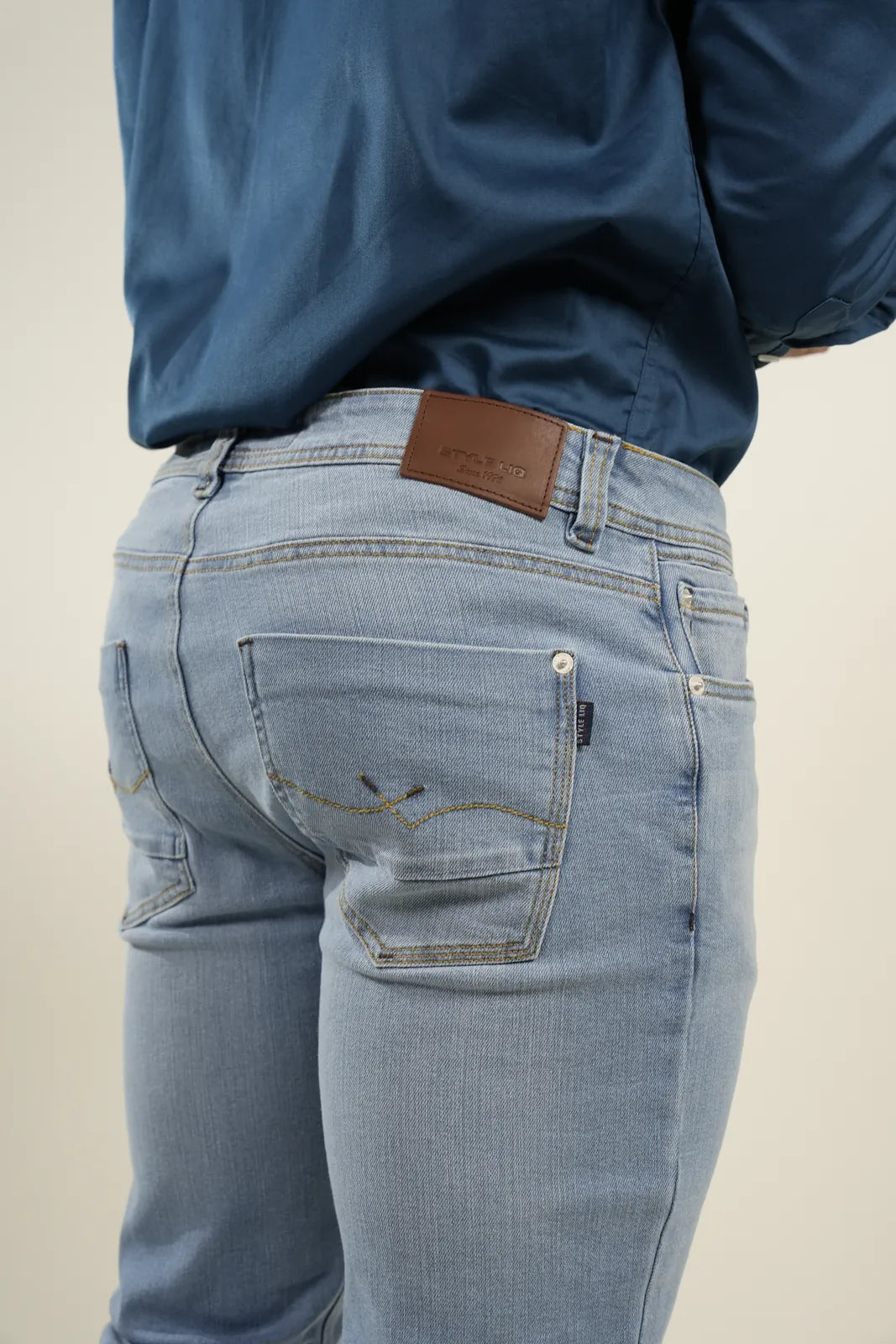 Jean Light Blue Essential