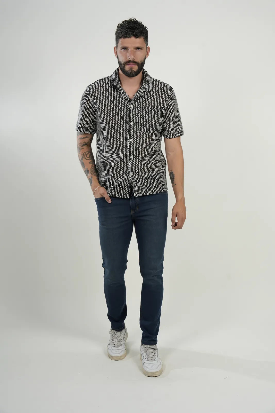 Camisa estampada ritmo urbano