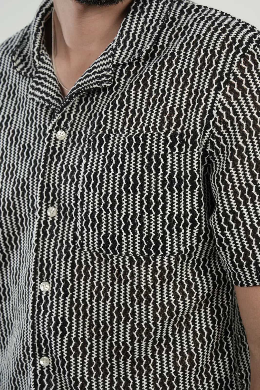 Camisa estampada ritmo urbano