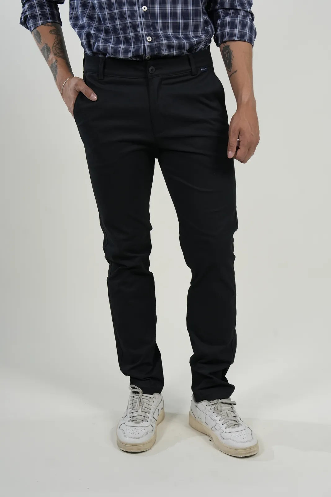 Pantalón Black Classic Fit