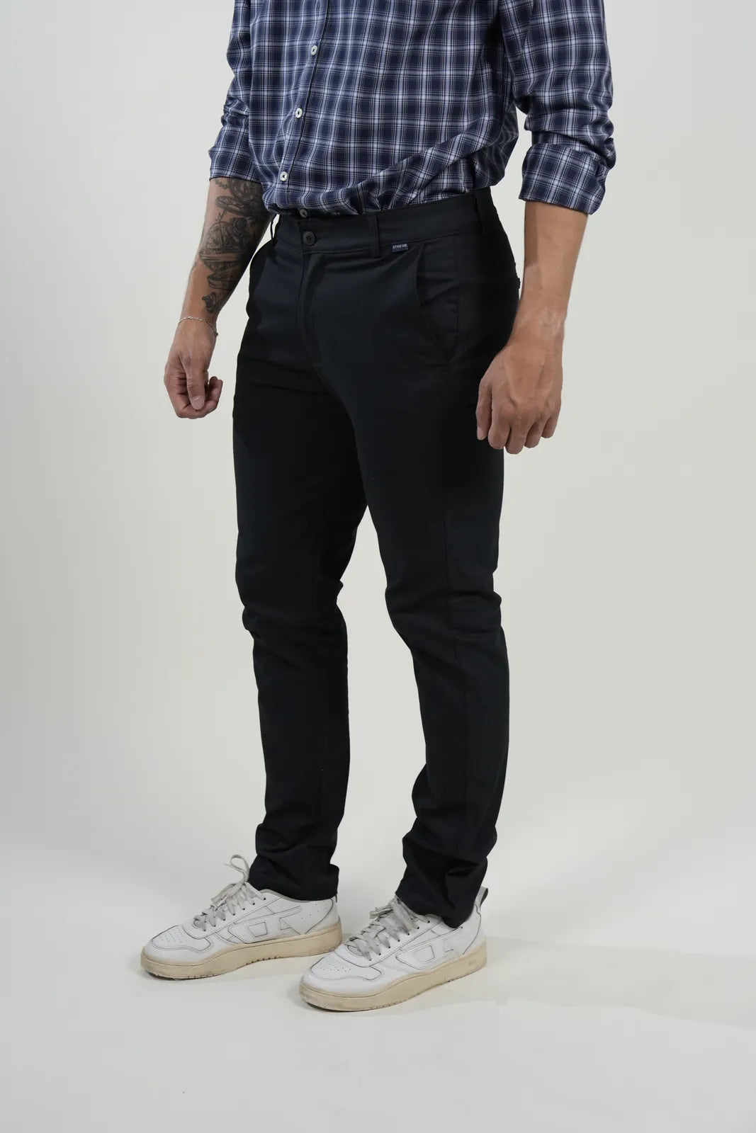 Pantalón Black Classic Fit