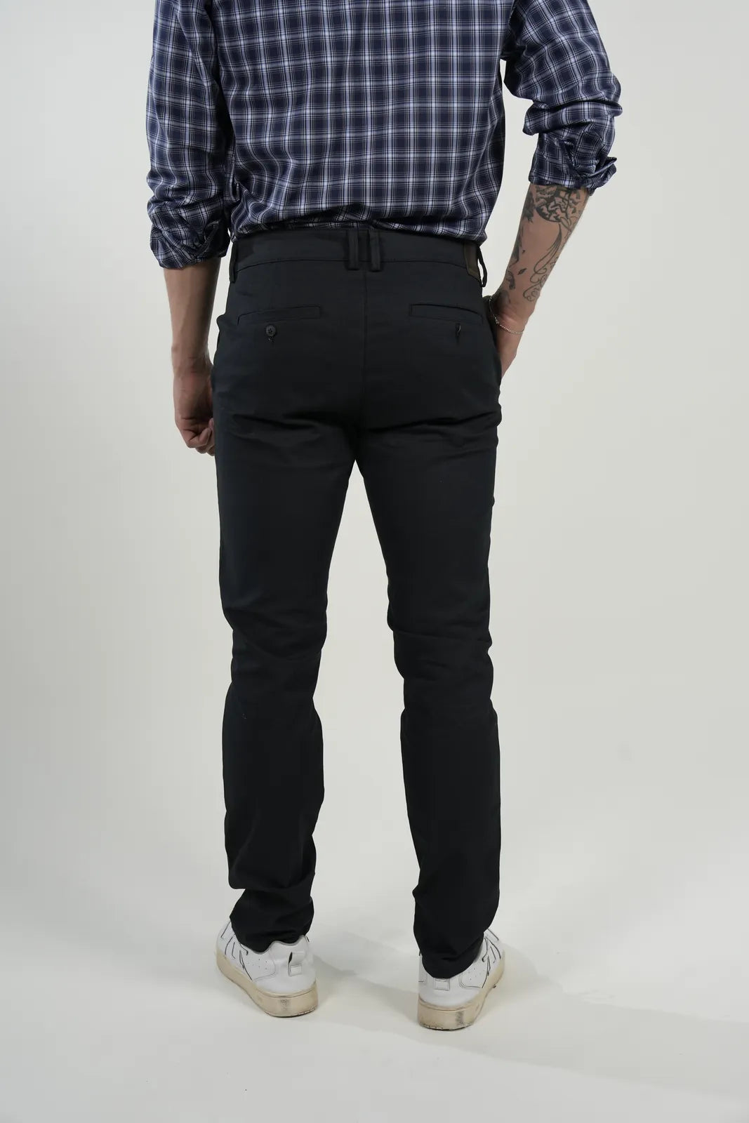 Pantalón Black Classic Fit