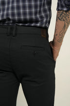 Pantalón Black Classic Fit