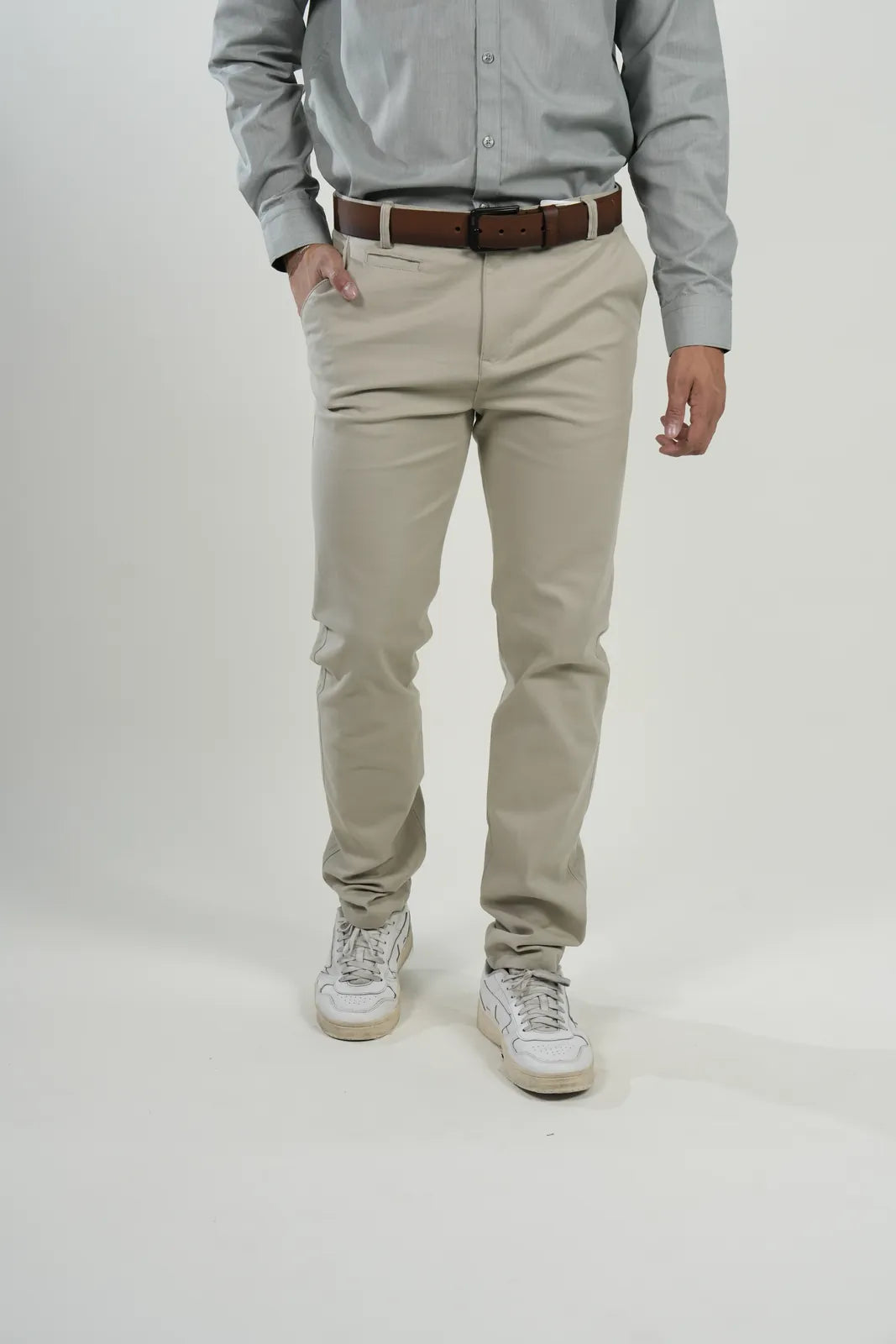 Pantalón Khaki Essential