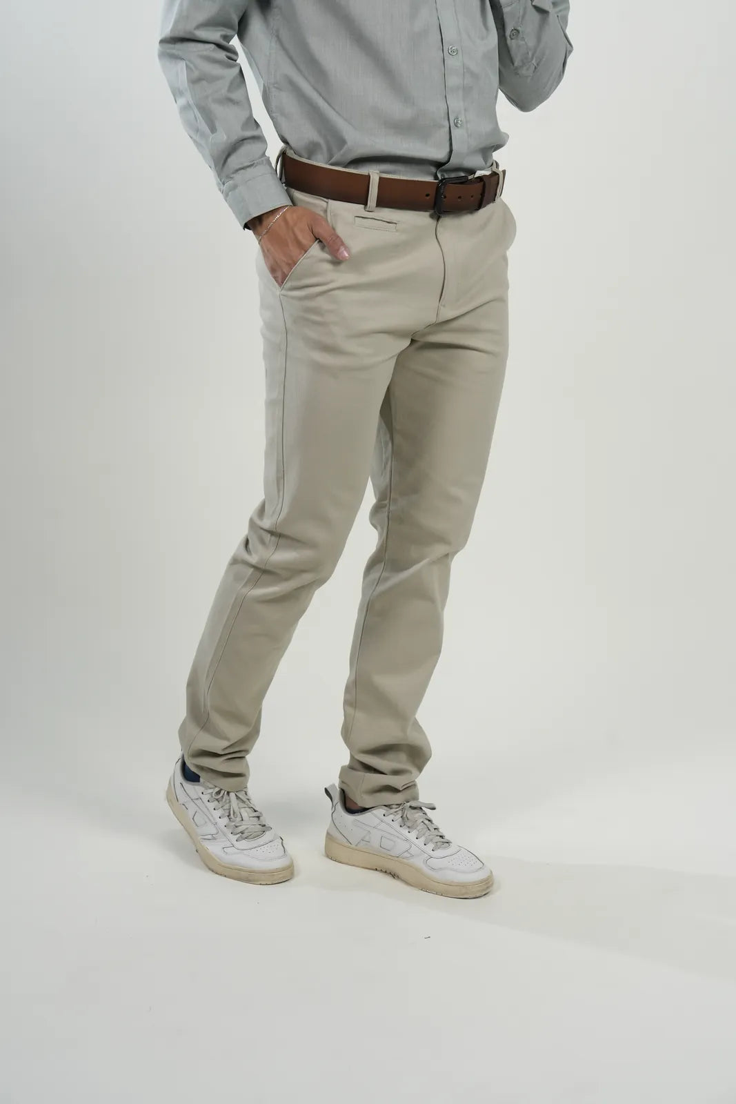 Pantalón Khaki Essential
