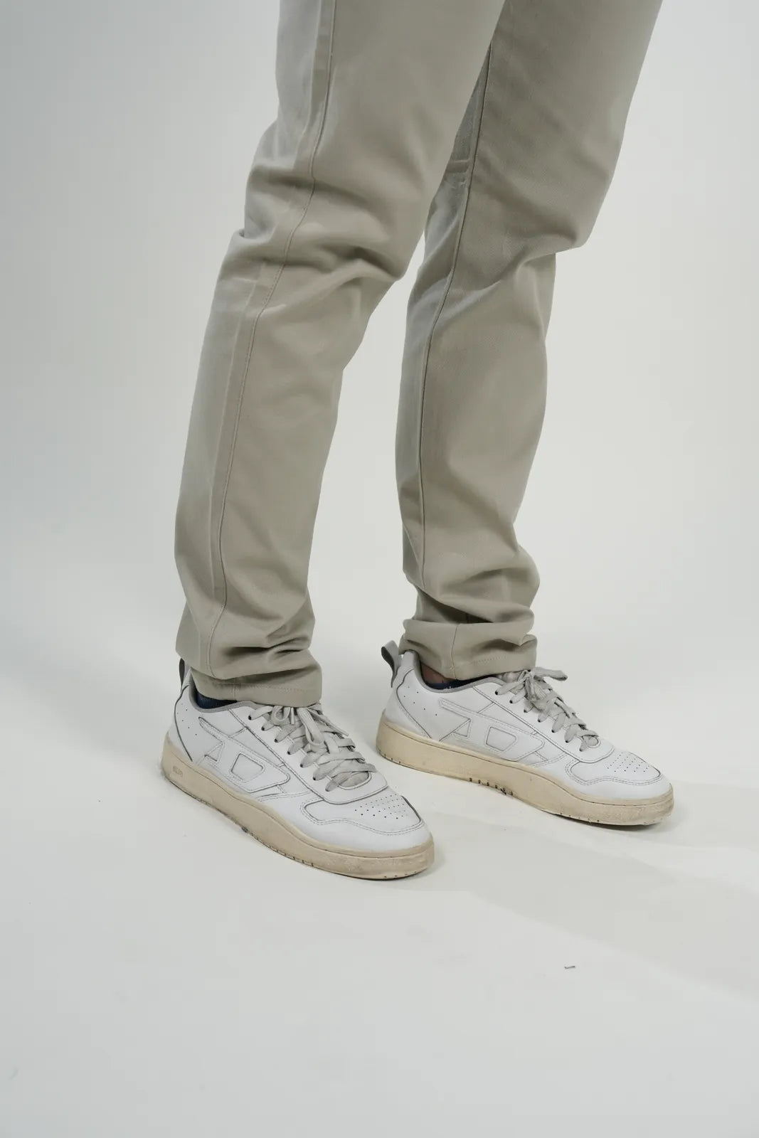 Pantalón Khaki Essential