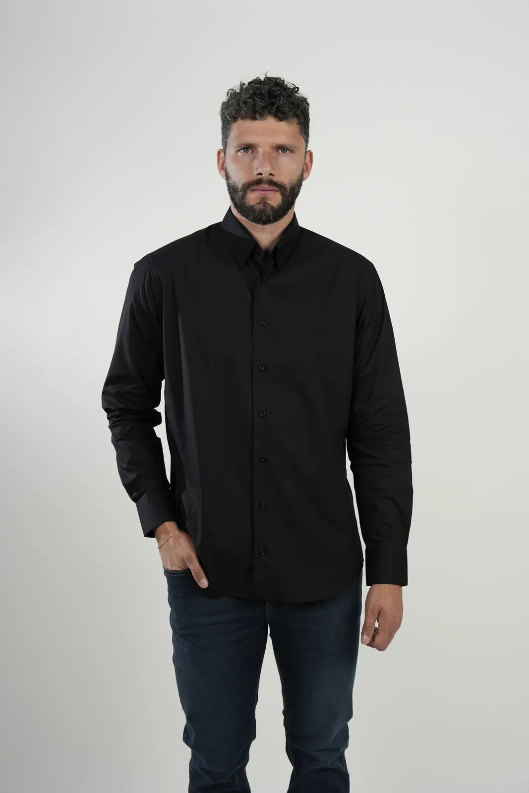 Camisa Black Essential