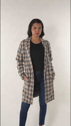 Abrigo para mujer de cuadros color gris