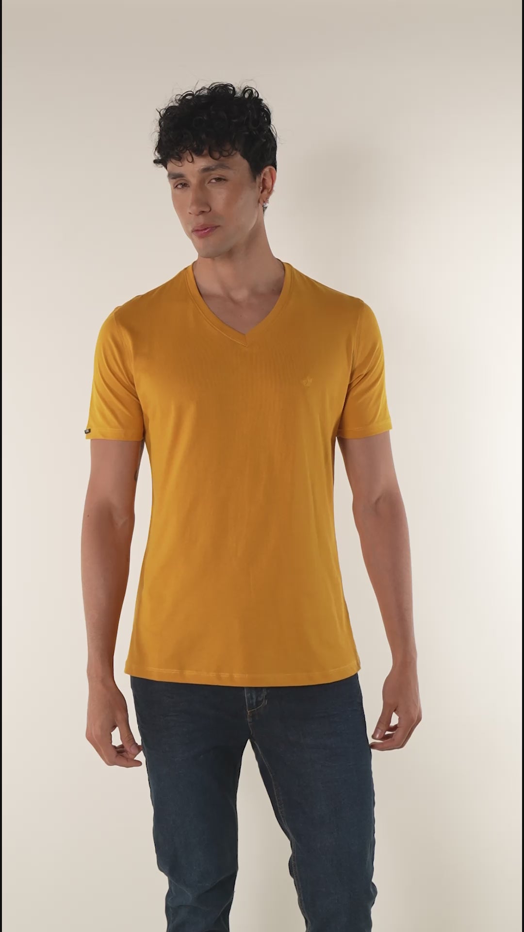 Camiseta básica para hombre manga corta cuello V