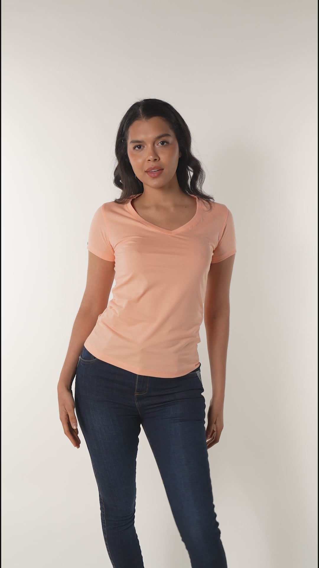 Camiseta básica mujer manga corta cuello V